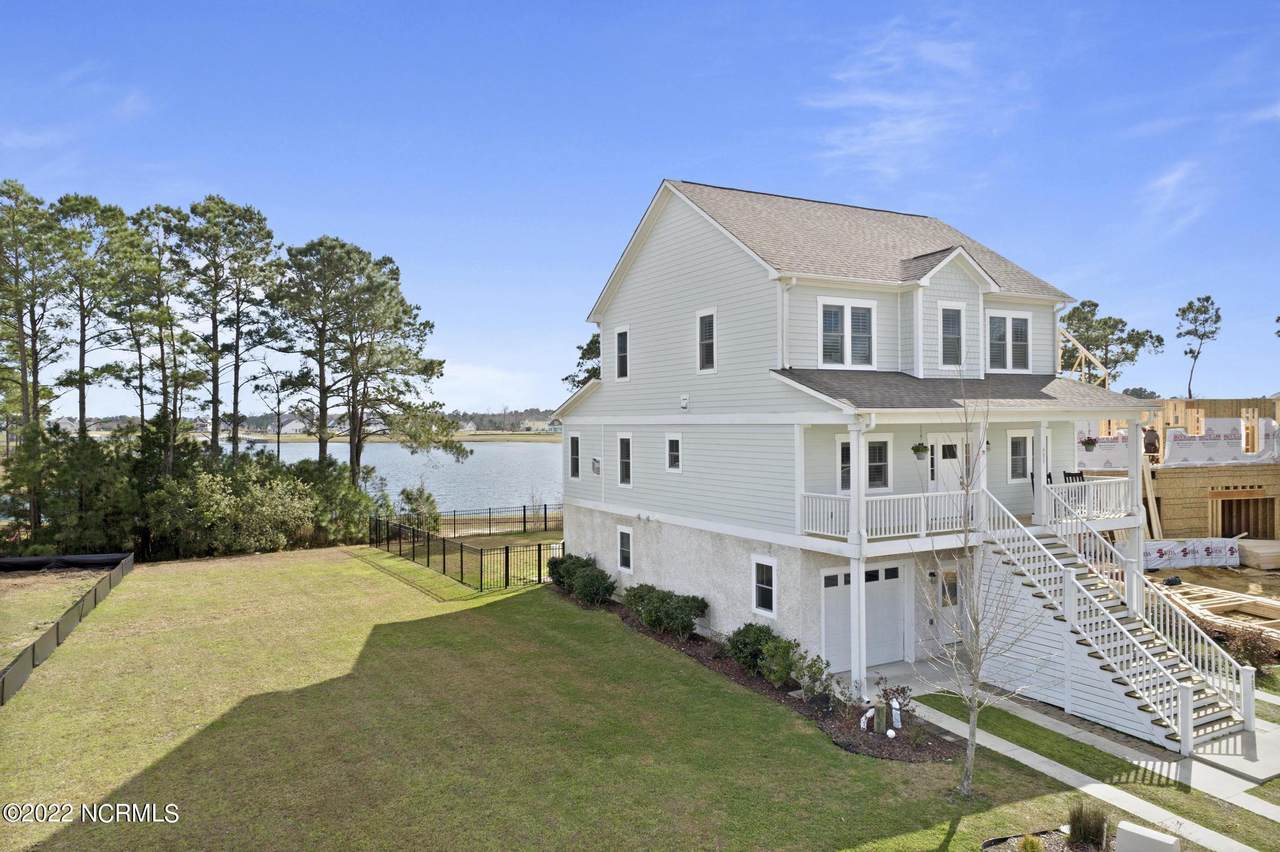 405 Pearl Button Way - Photo 1