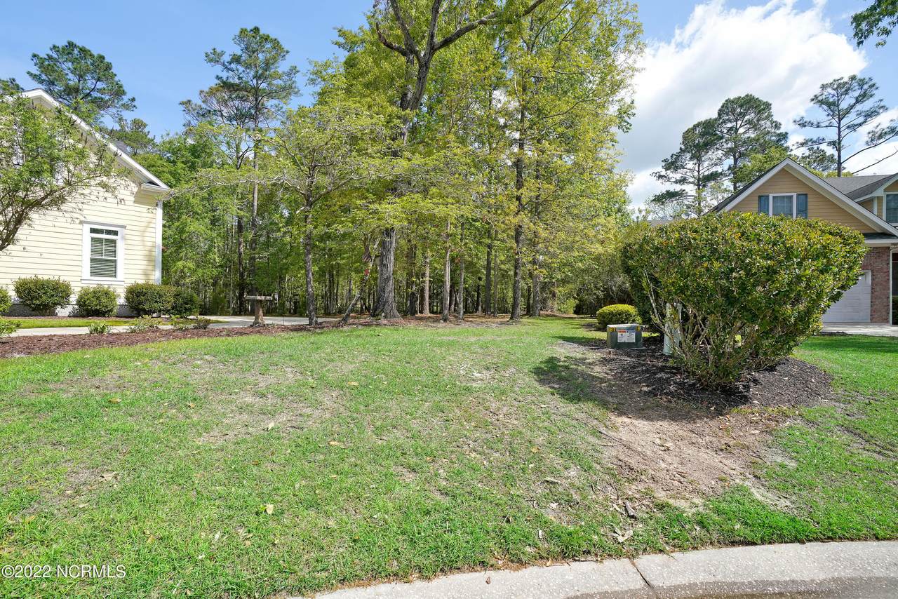468 Woodbury Court - Photo 1