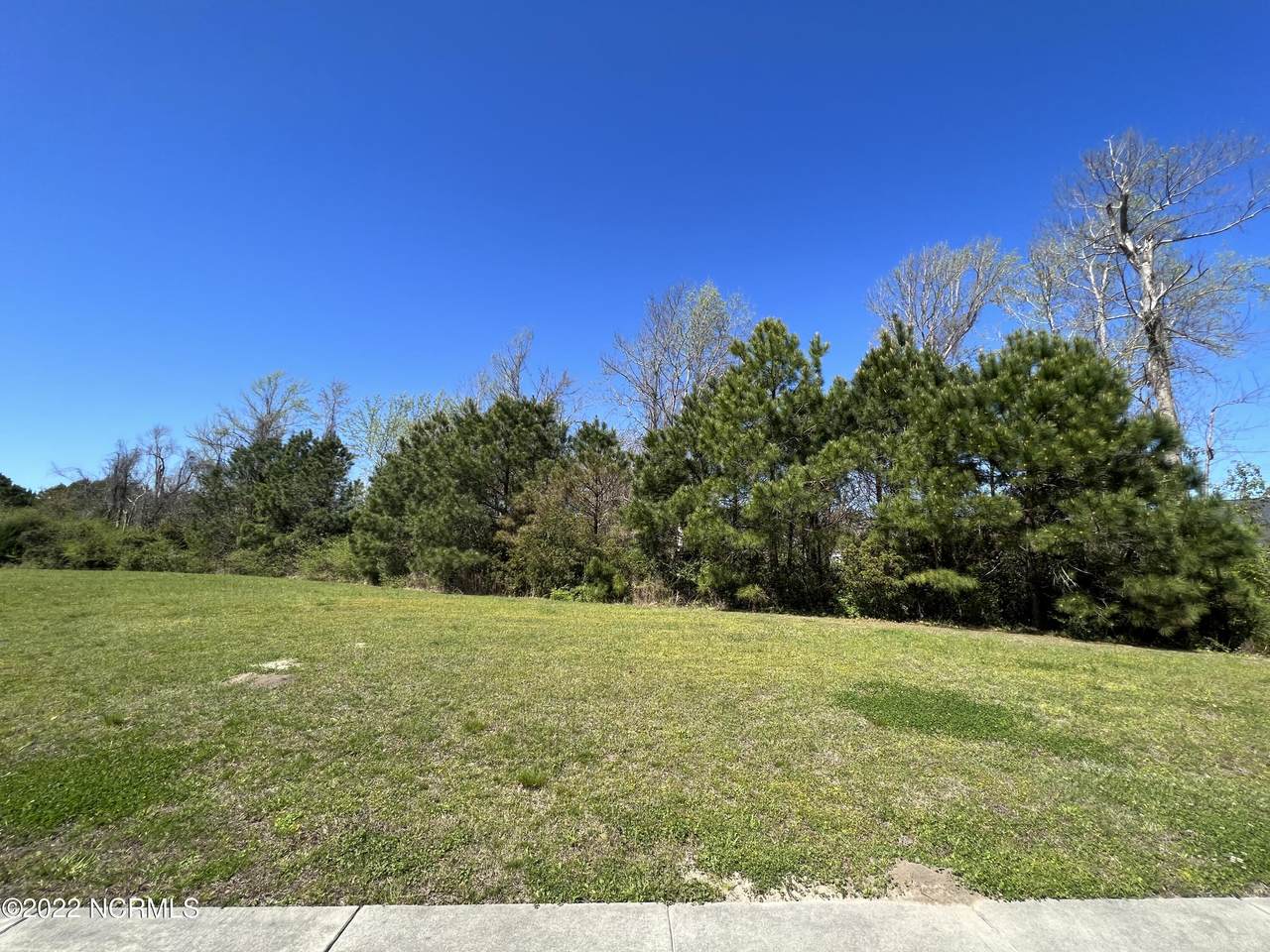 352 Summerhouse Drive - Photo 1