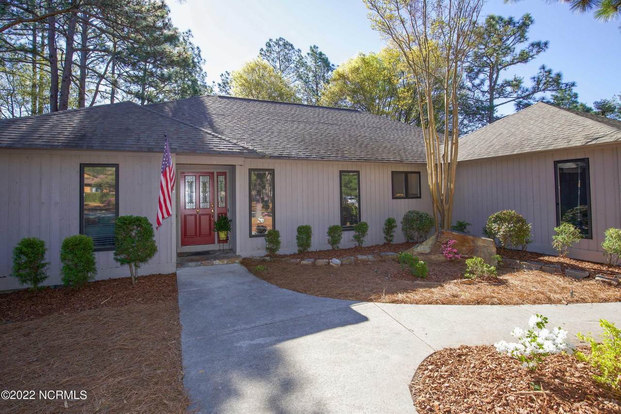 90 Oakmont Circle - Photo 1