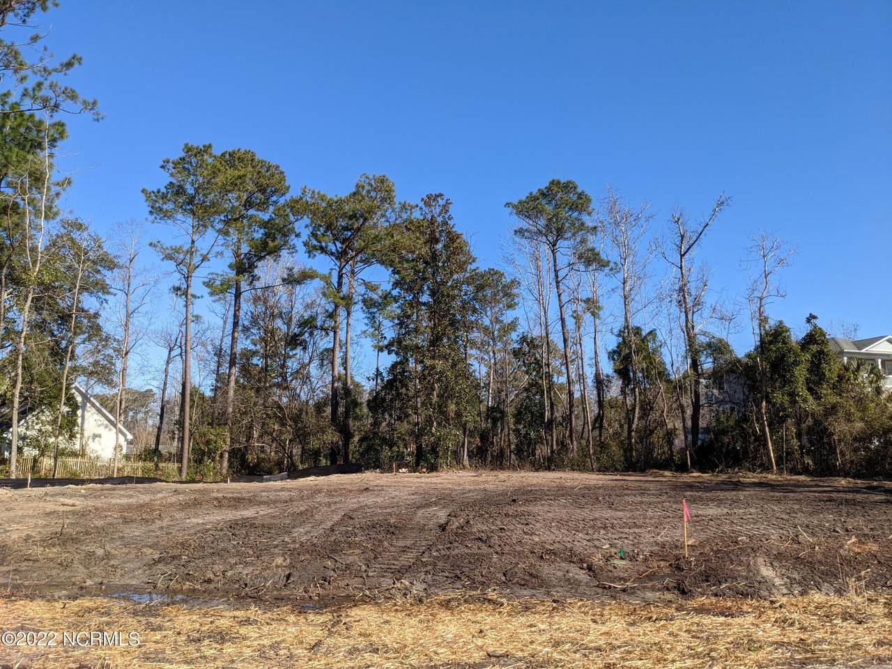 390 Shorepoint Drive - Photo 1