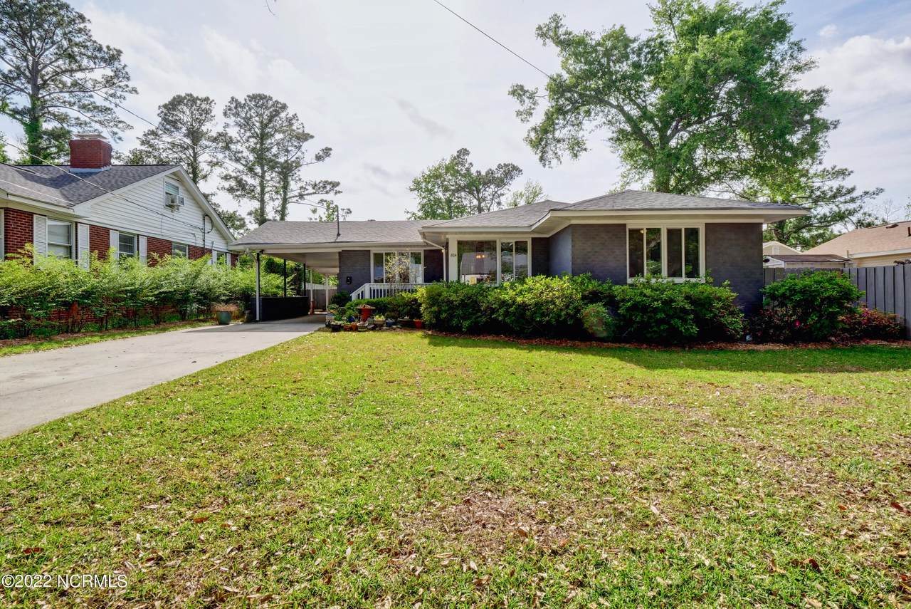 804 15th Street - Photo 1
