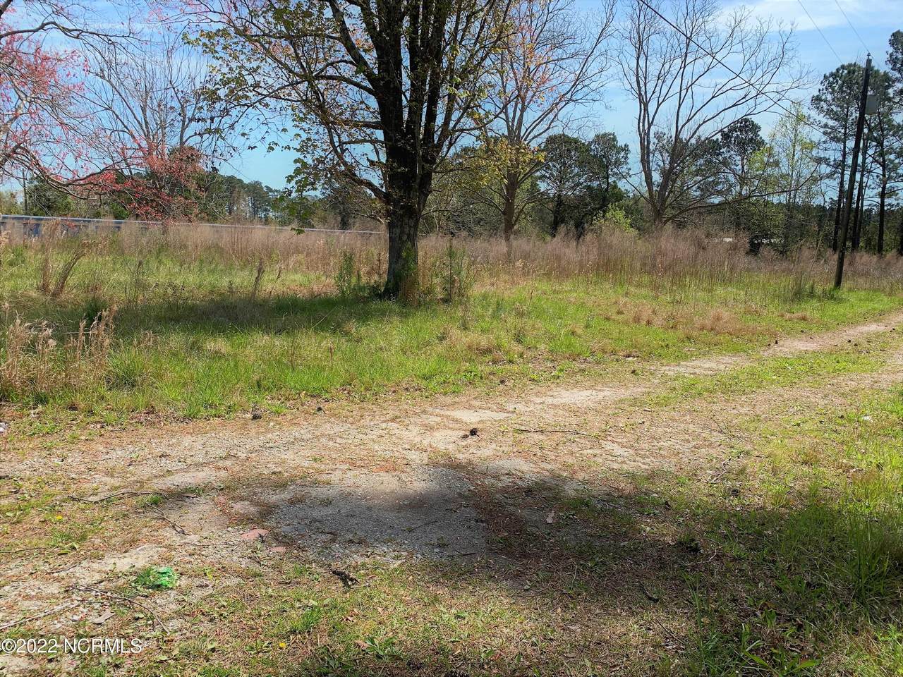 215 Queens Creek Road - Photo 1