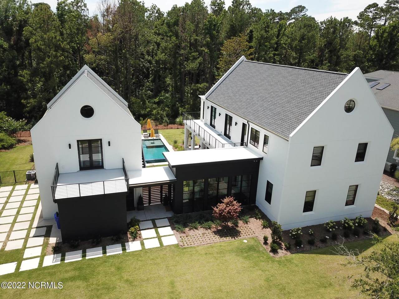 1910 Masons Bluff Court - Photo 1
