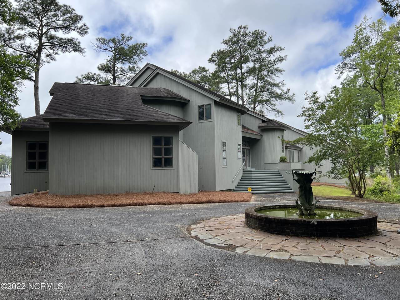105 Creekview Lane - Photo 1