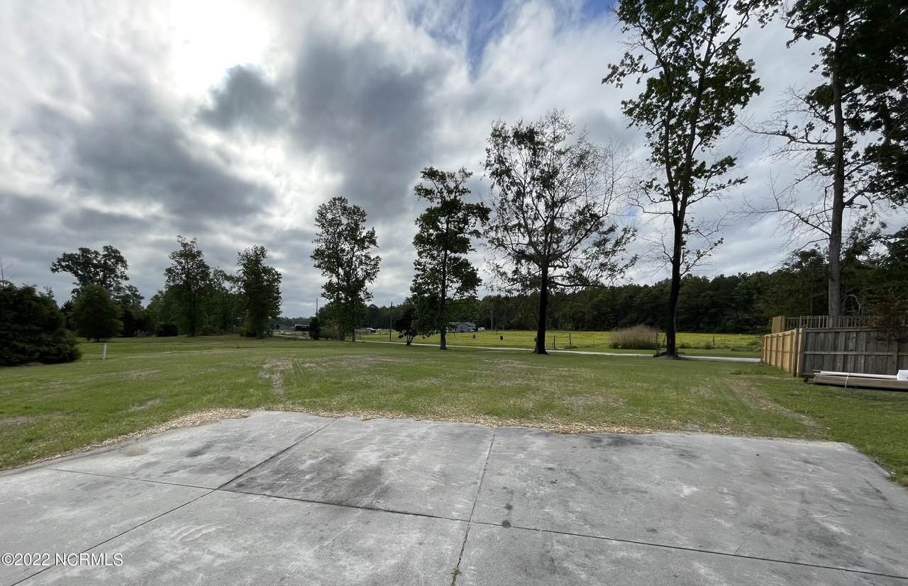 405 River Bluff Court - Photo 1