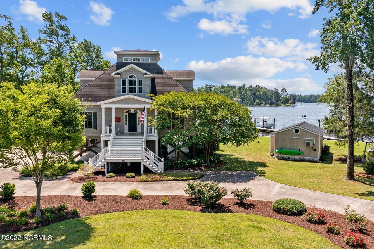 882 Treasure Point Drive - Photo 1