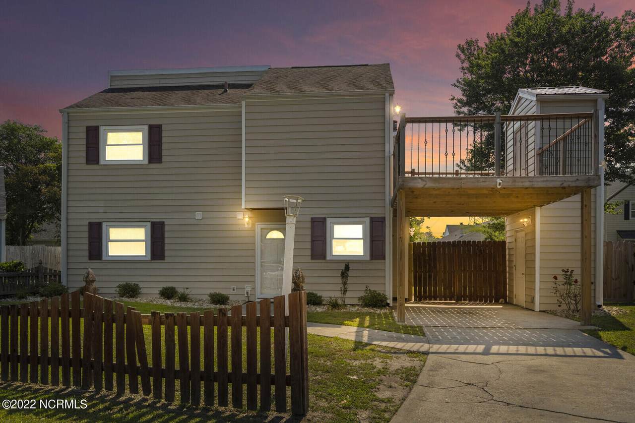 202 Saltwood Place - Photo 1