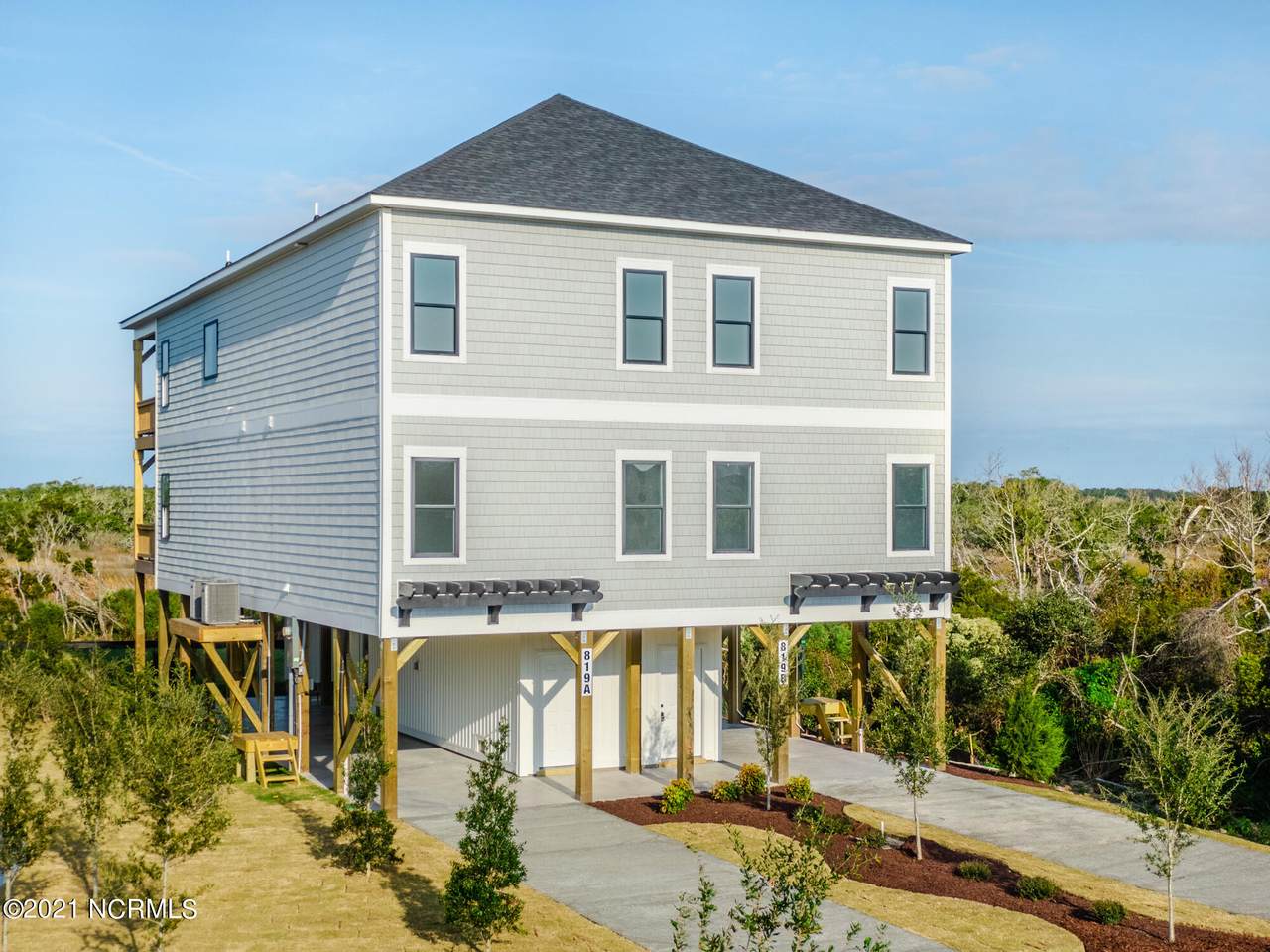 823 New River Drive - Photo 1