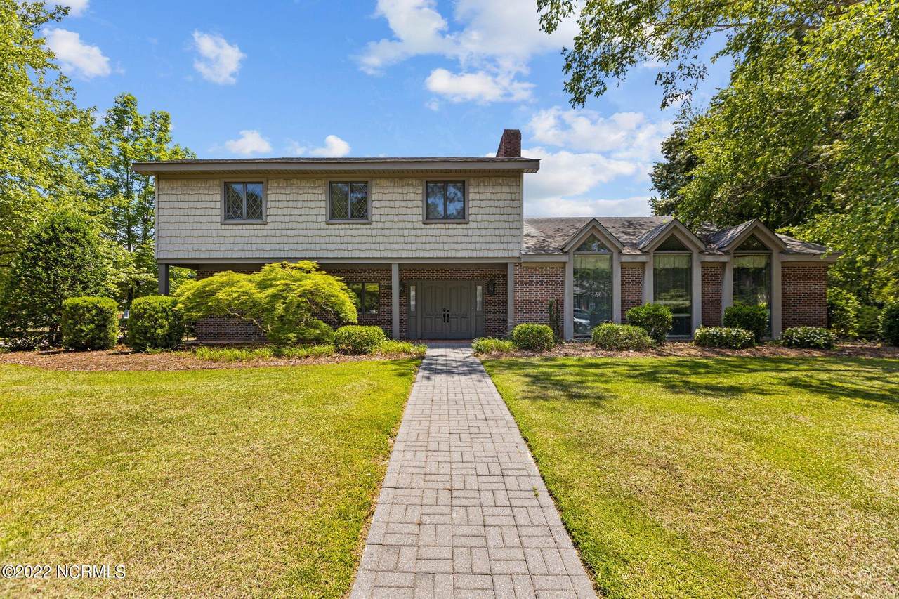 204 Deerwood Drive - Photo 1