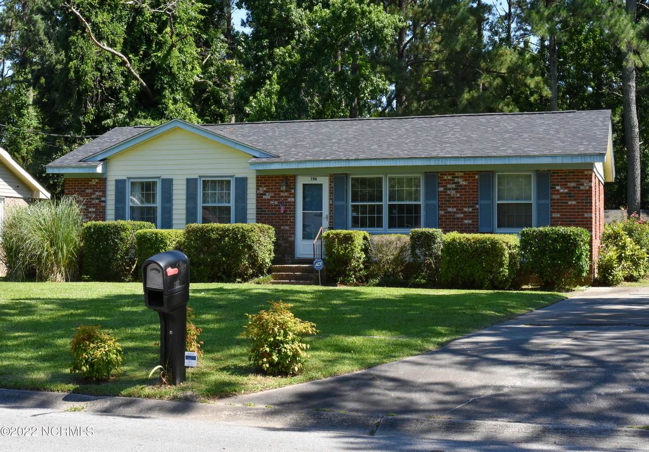 706 Dennis Road - Photo 1