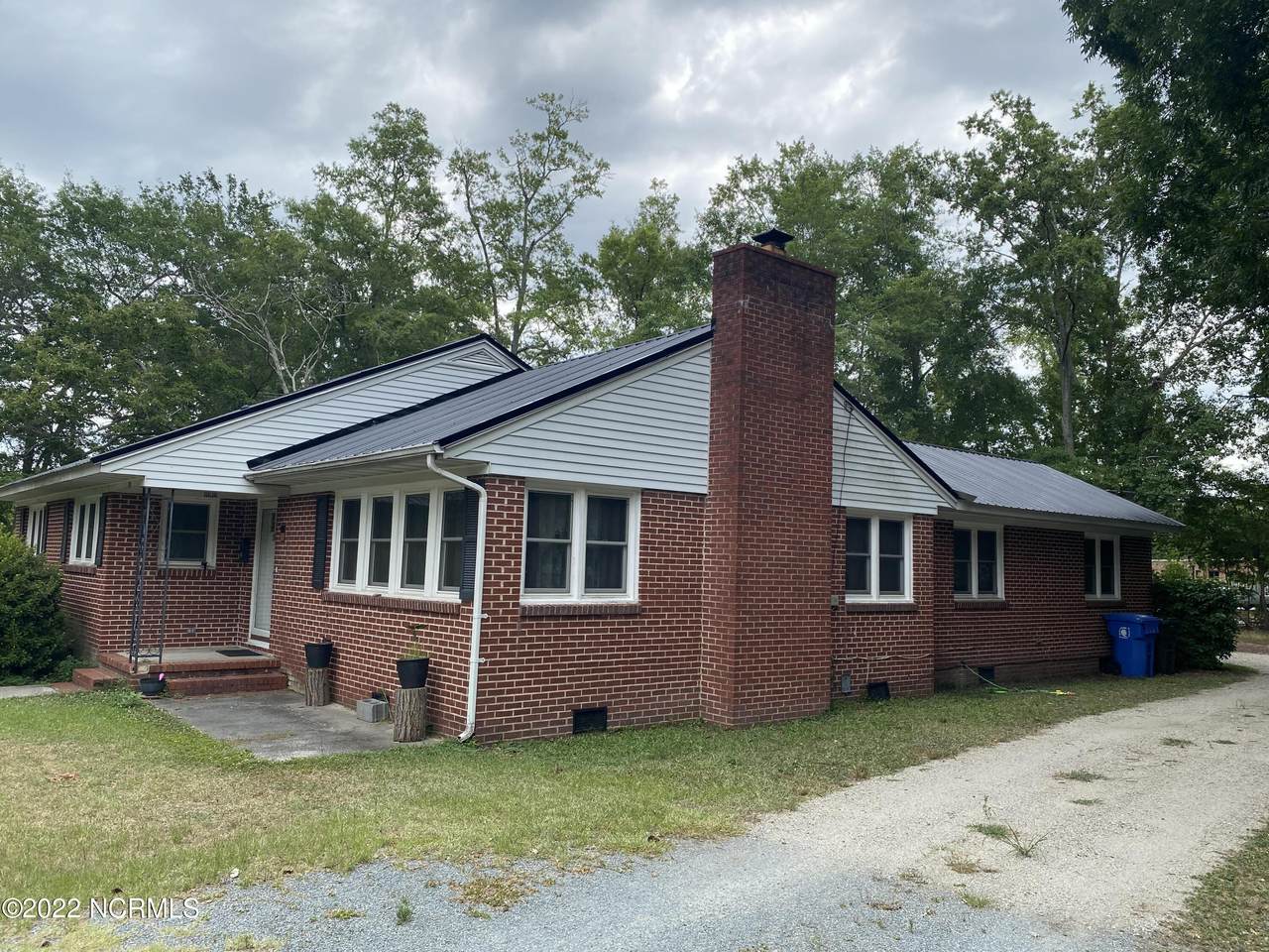 209 Midland Way - Photo 1