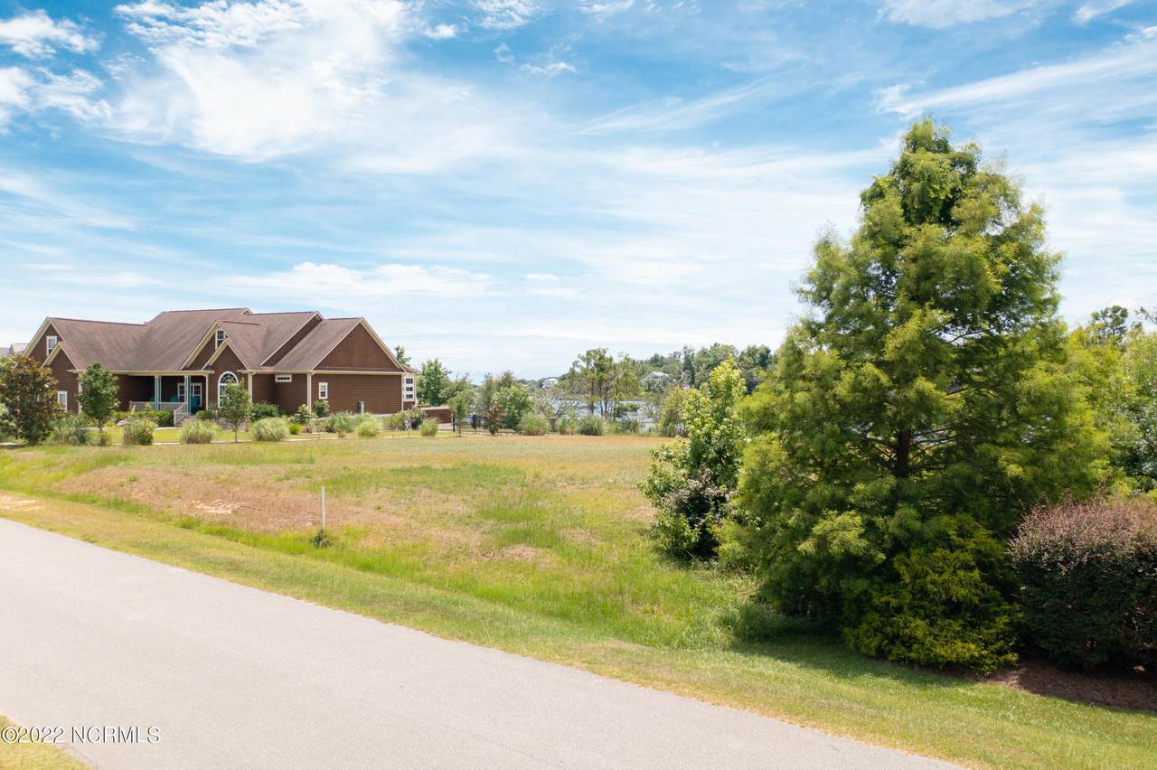 113 Waters Edge Drive - Photo 1