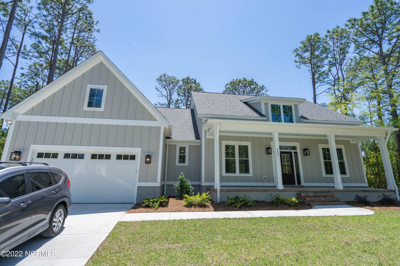 107 Sutton Place - Photo 1