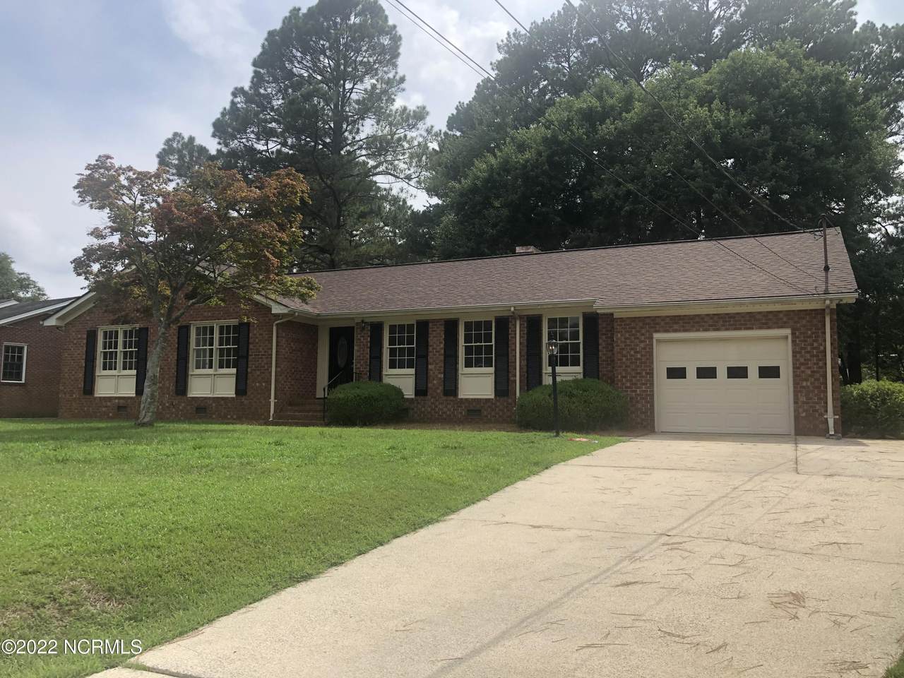 2806 Graham Drive - Photo 1