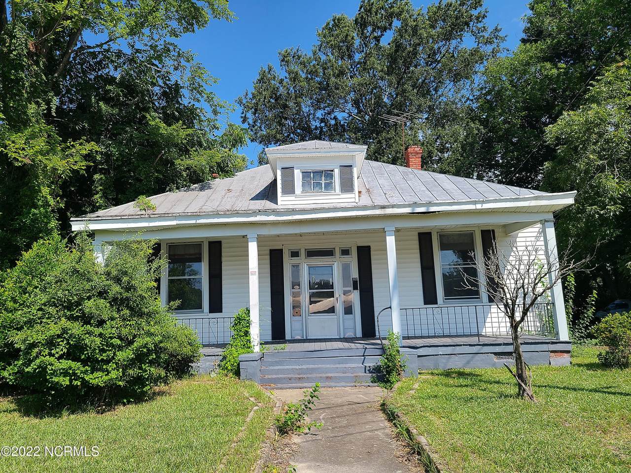 313 Railroad Street - Photo 1