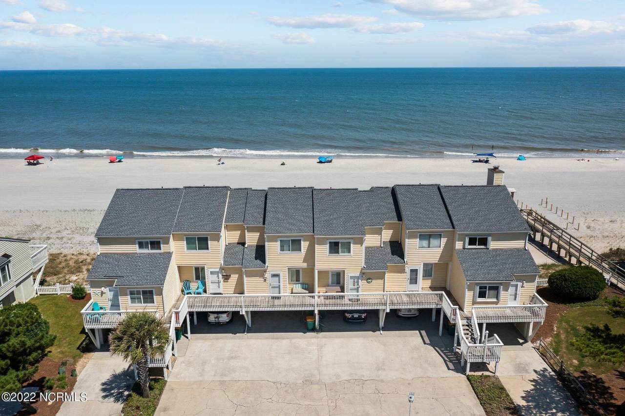 606 Pelican Court - Photo 1