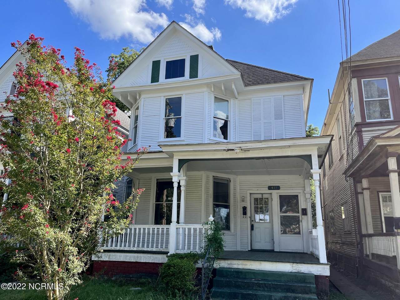 411 Main Street - Photo 1