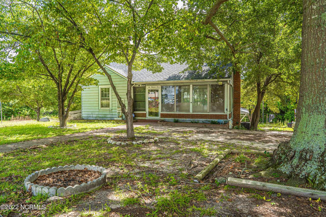 607 Henderson Street - Photo 1