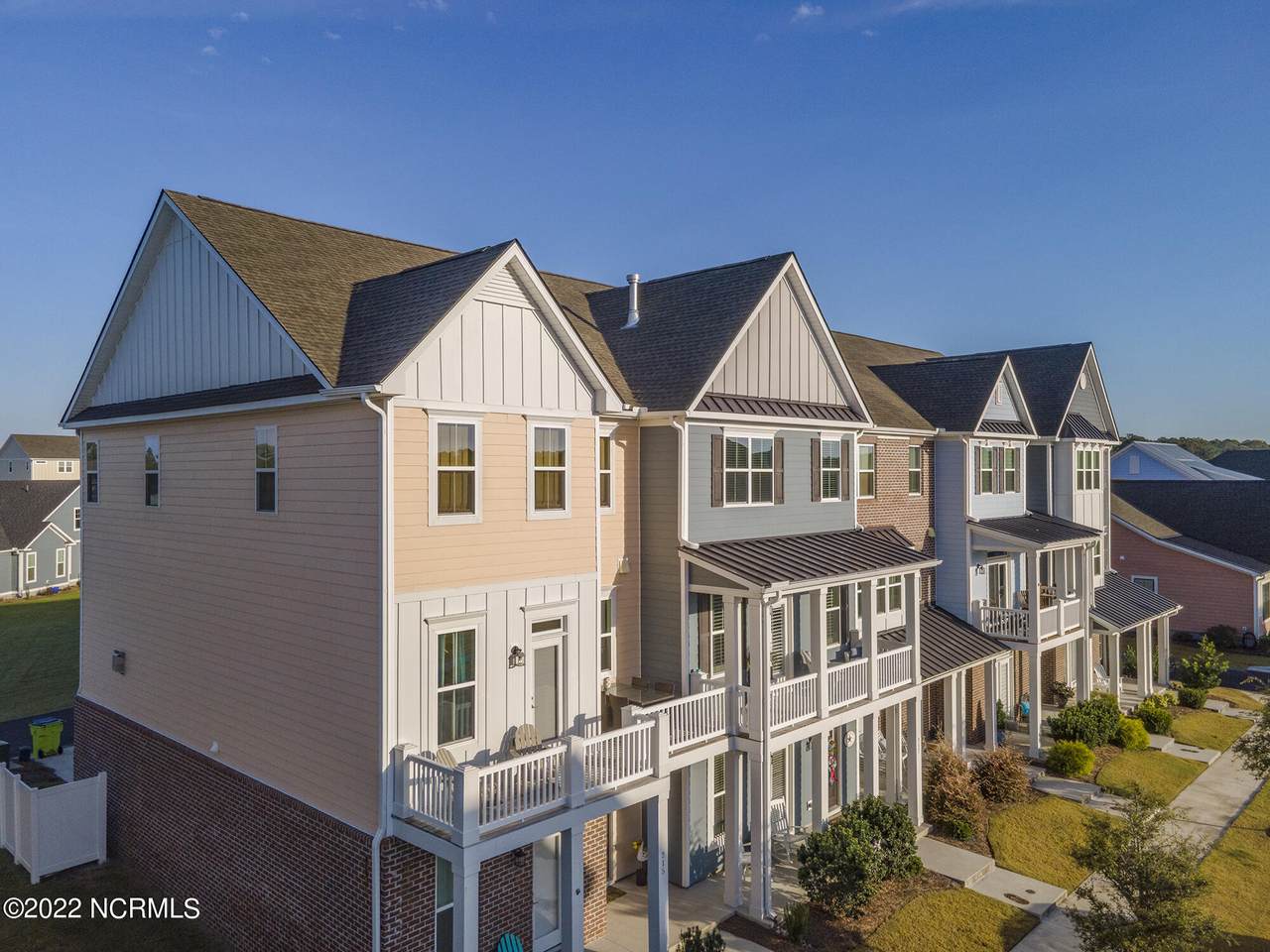 215 Shearwater Lane - Photo 1