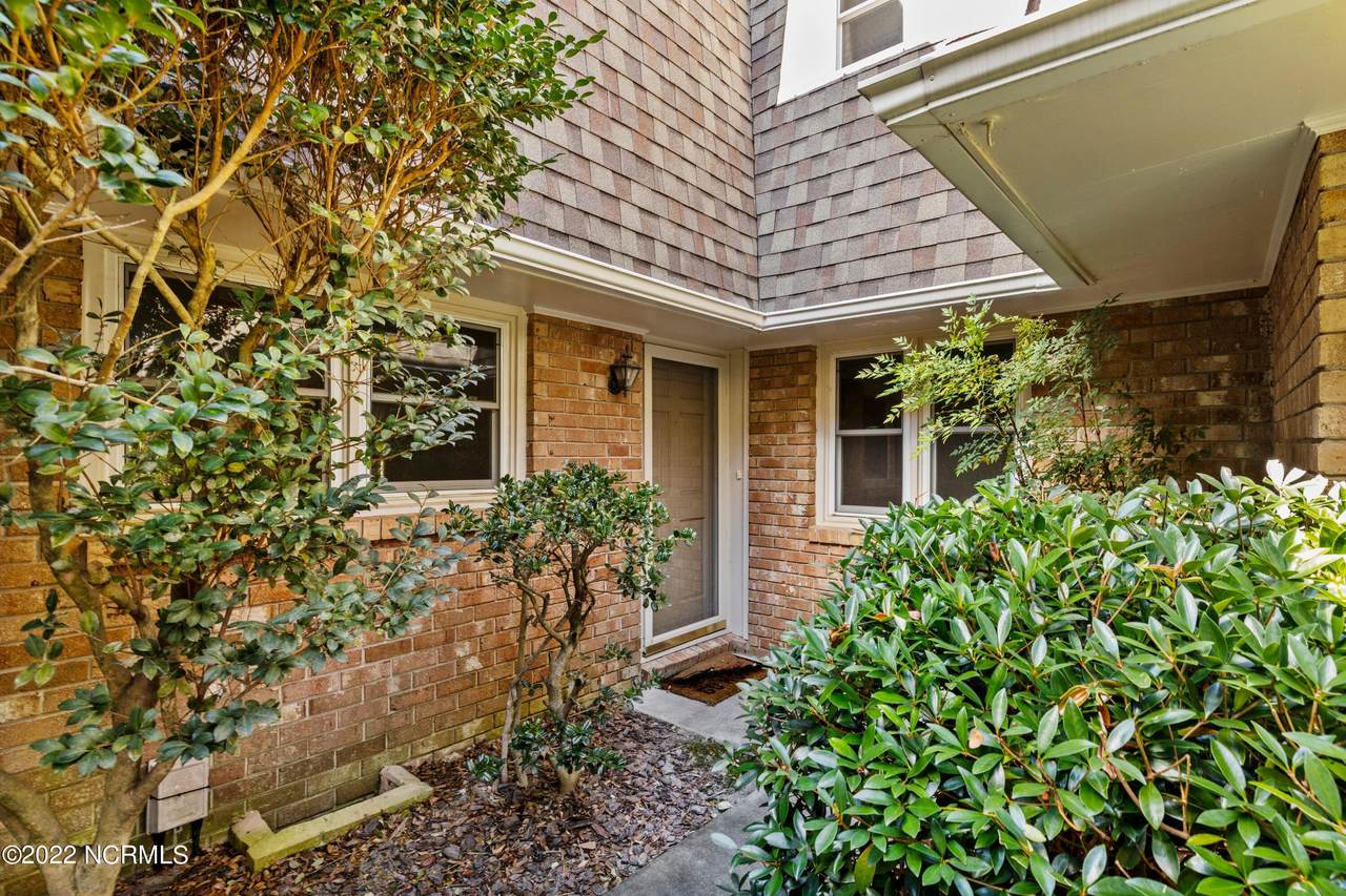 115 Wimbledon Drive - Photo 1