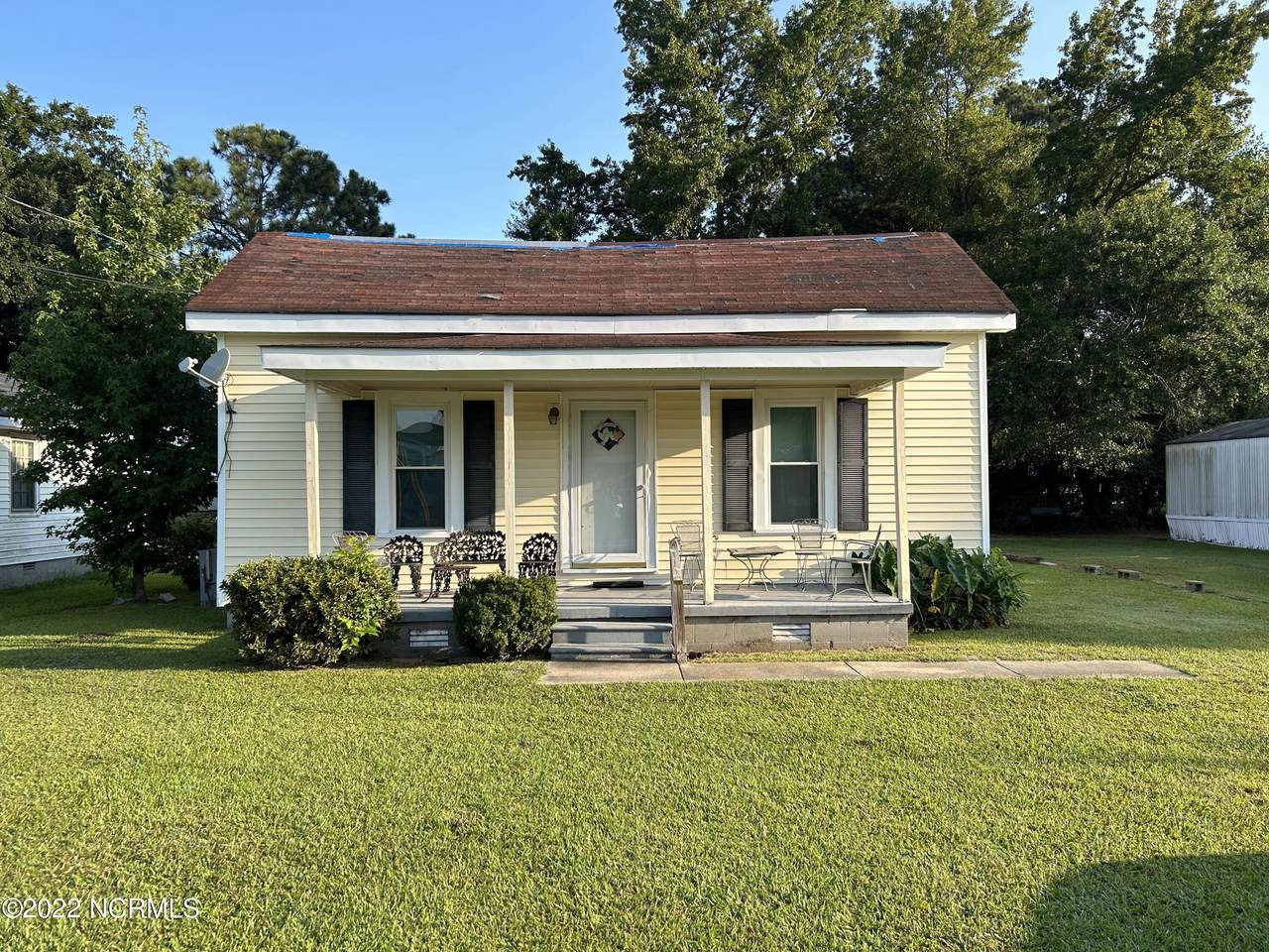 409 Nelson Street - Photo 1