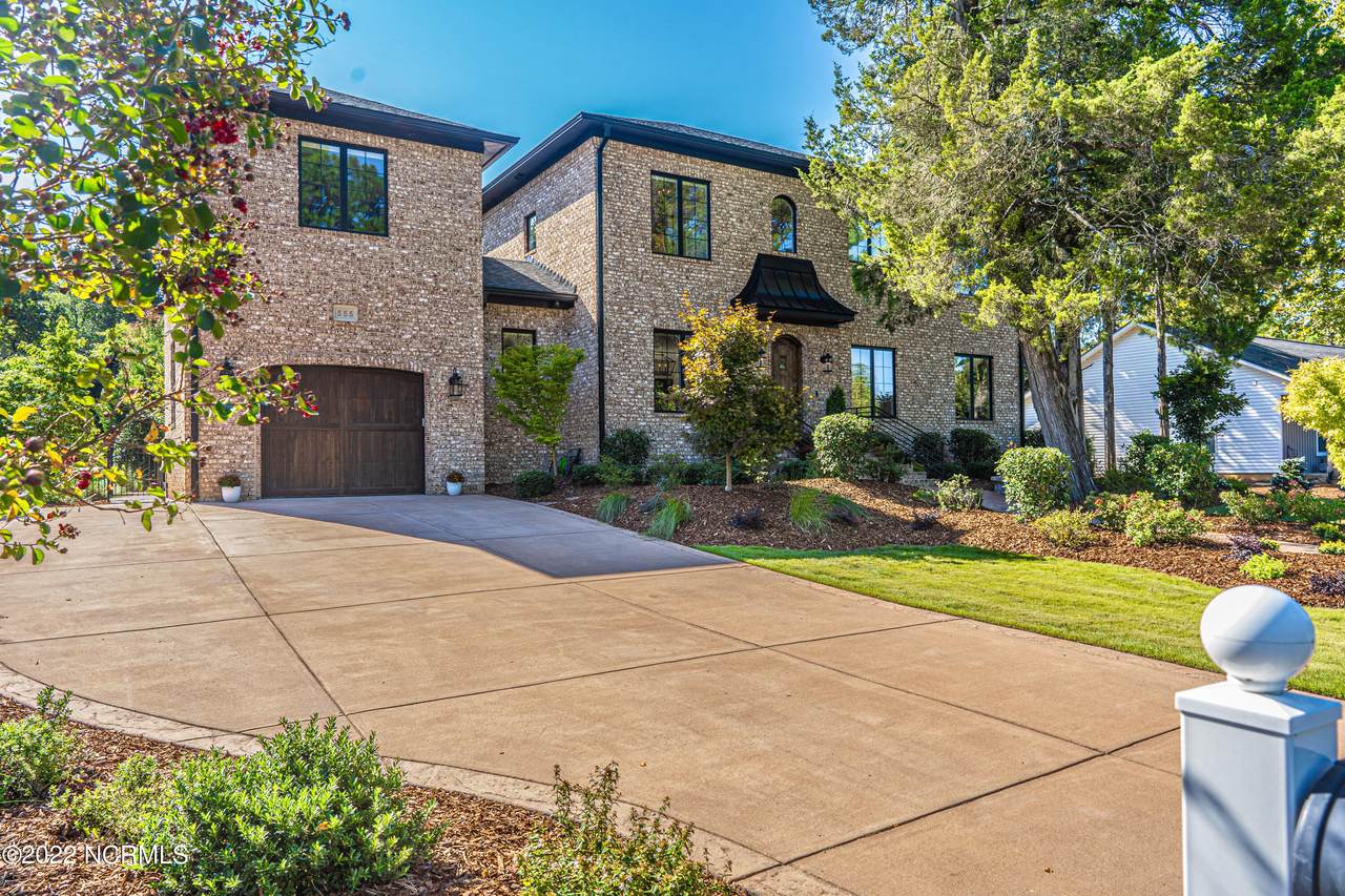 555 Broad Street - Photo 1