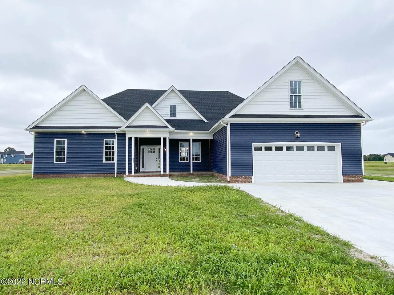 222 Grandview Drive - Photo 1