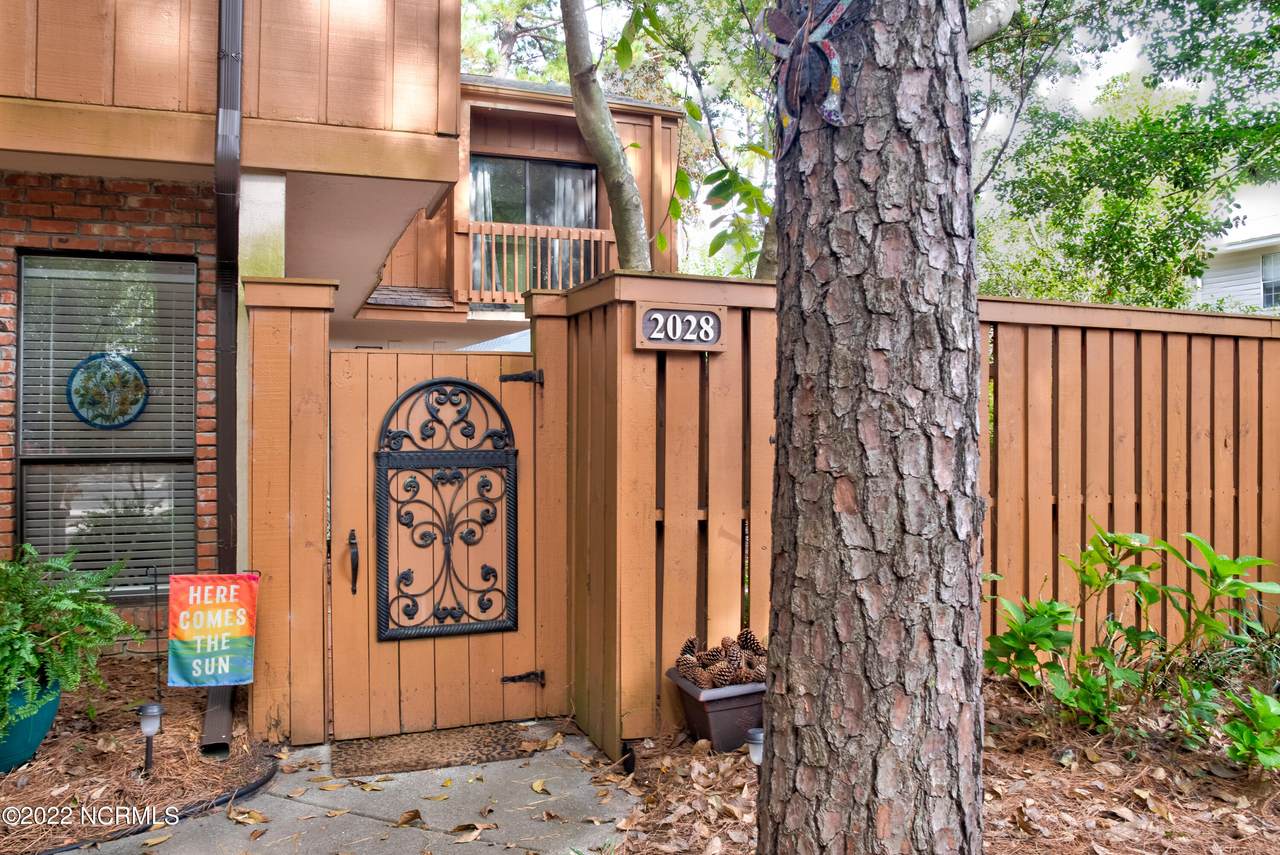 2028 Albert Circle - Photo 1