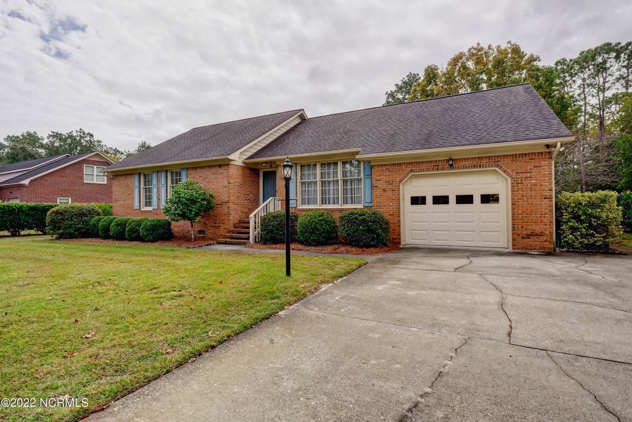3416 Hampshire Drive - Photo 1