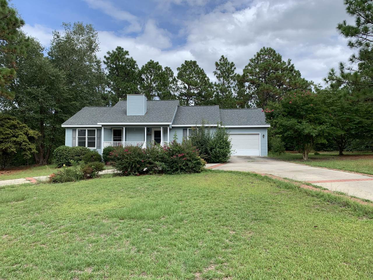 112 Oakcrest Court - Photo 1