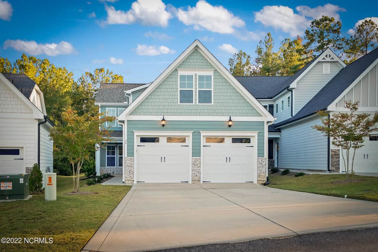 24 Spruce Hollow Circle - Photo 1