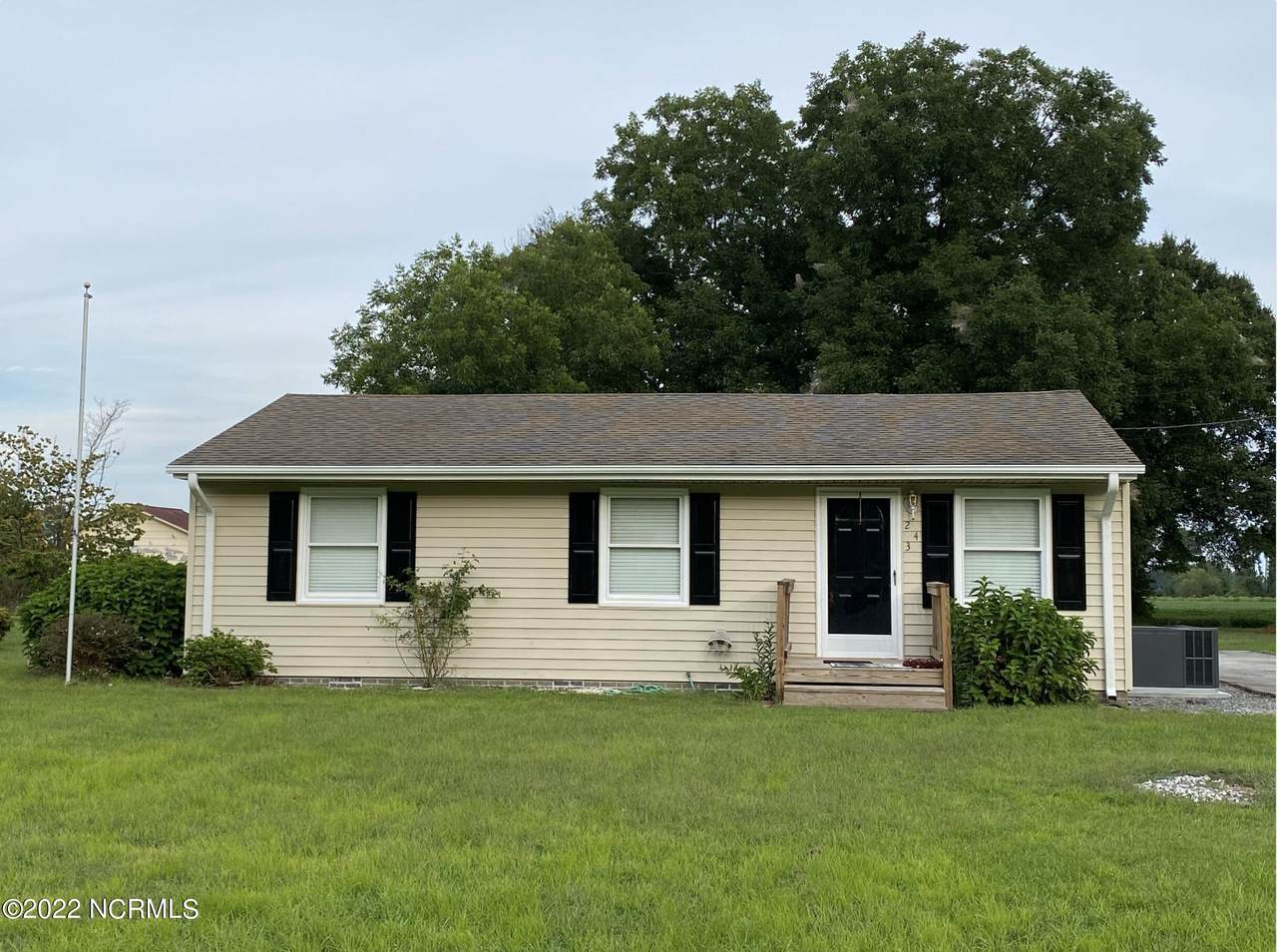 243 Hamilton Drive - Photo 1
