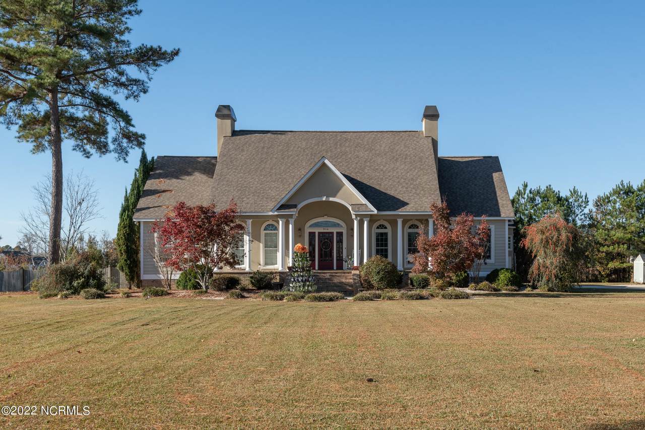 916 Sheffield Drive - Photo 1