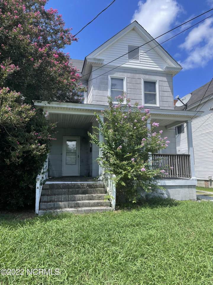 913 3rd Street - Photo 1
