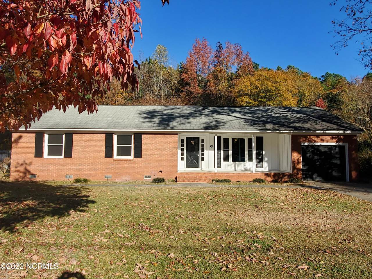 300 Redwood Trail - Photo 1