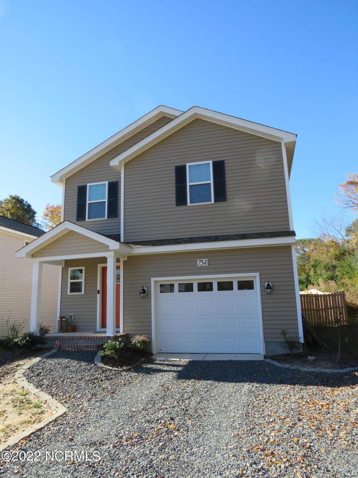 754 Illinois Avenue - Photo 1