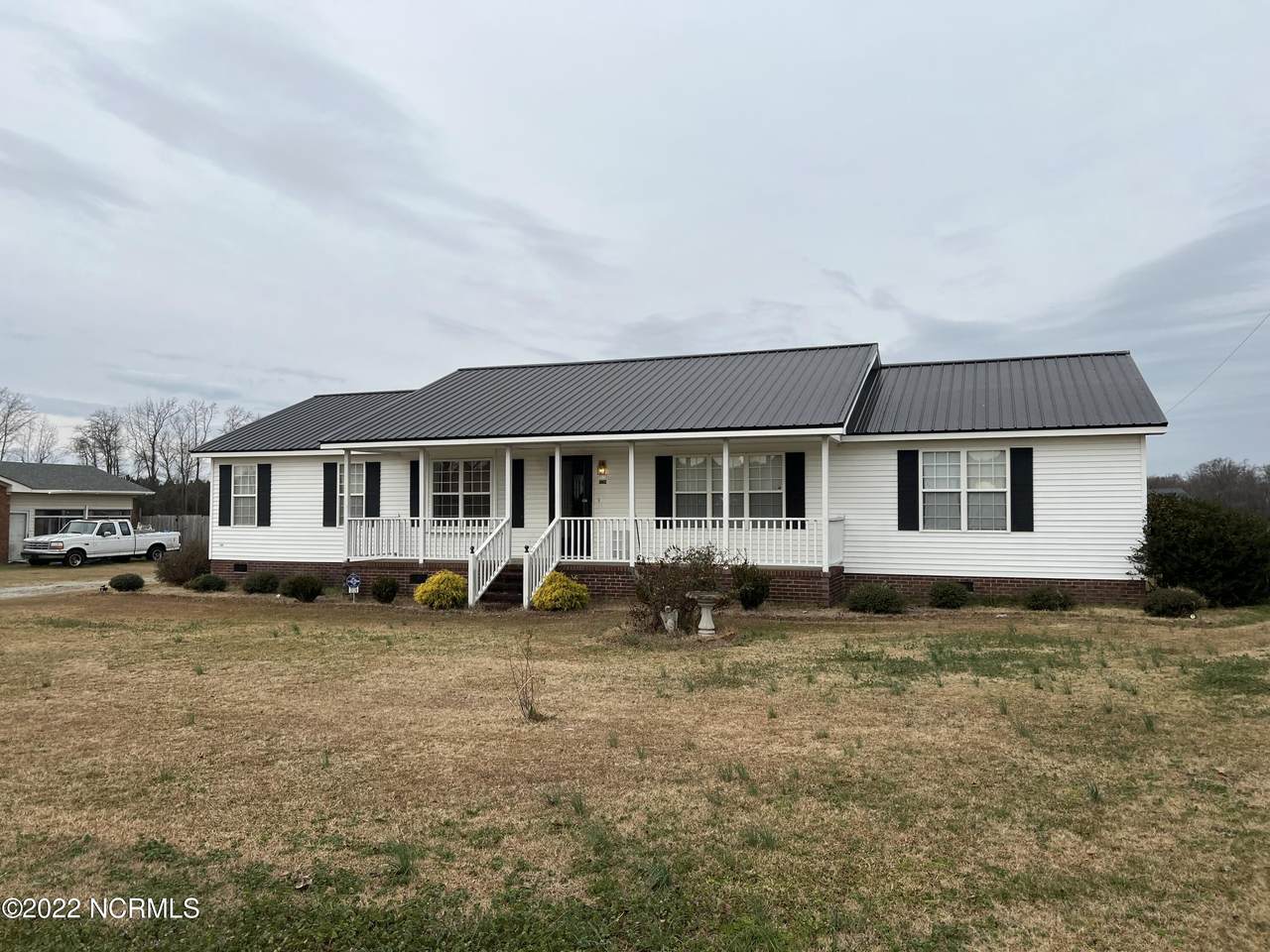 3728 Hwy 13 - Photo 1