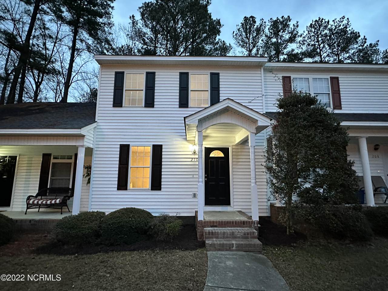 210 Saint James Court - Photo 1