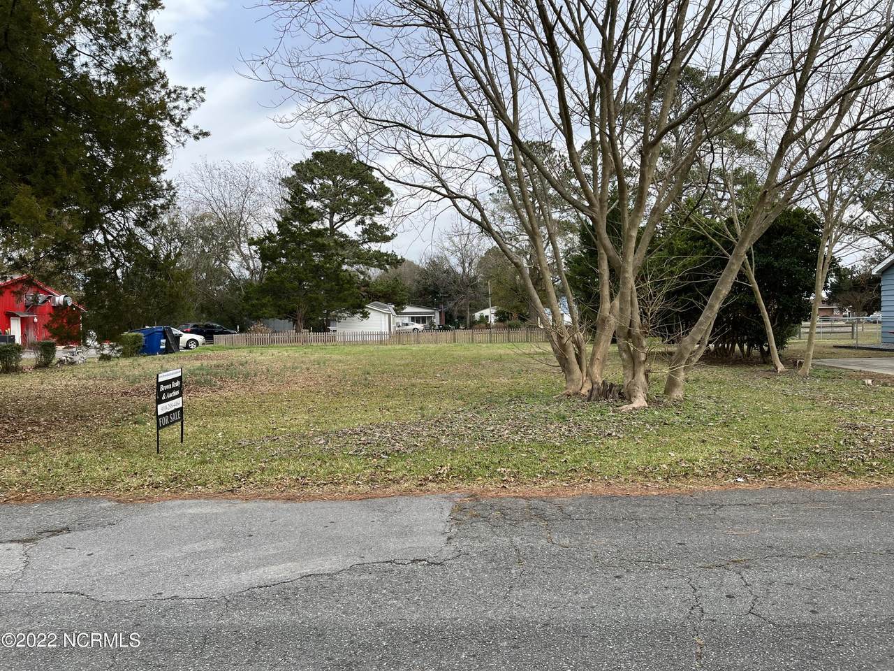 211 Lee Street - Photo 1
