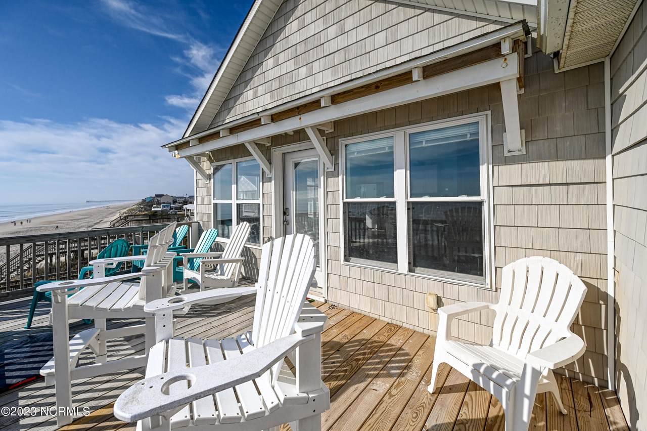 826 Topsail Drive - Photo 1