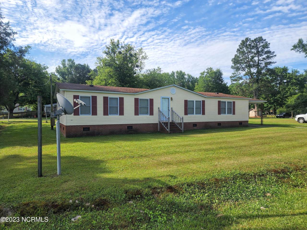 1250 Nc 137 - Photo 1