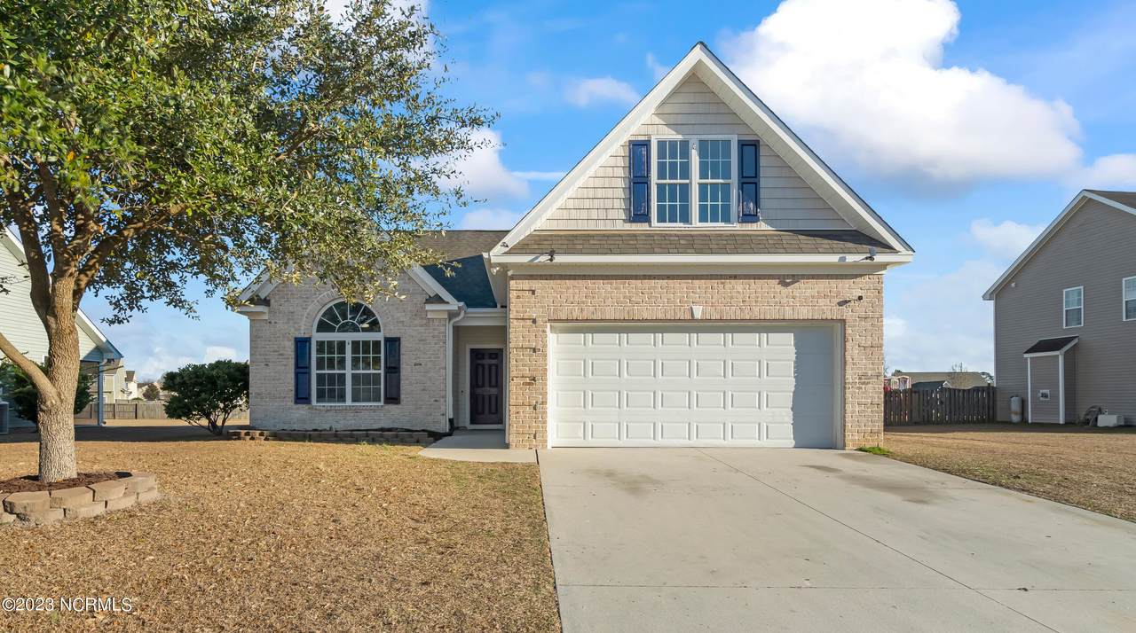 211 Diamond Court - Photo 1