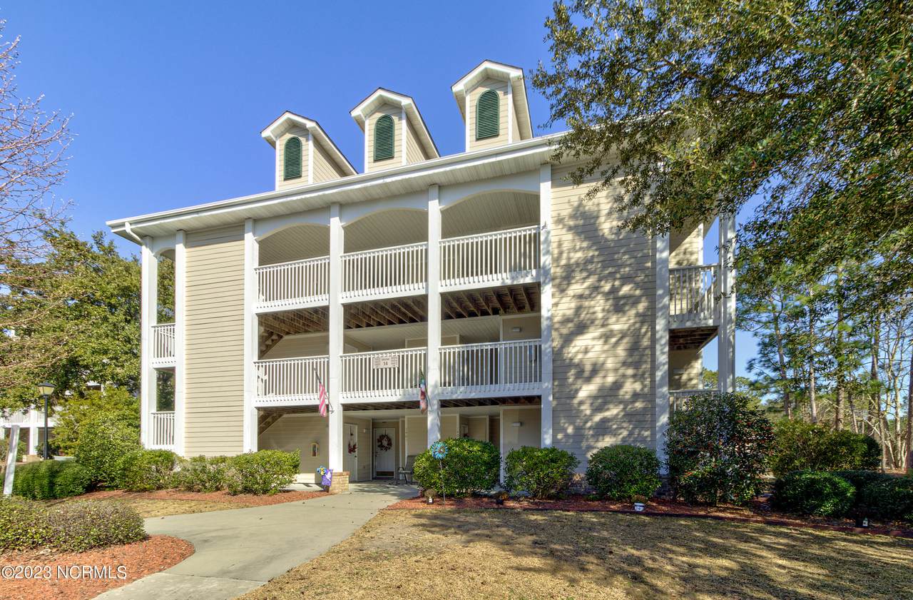 3350 Club Villas Drive - Photo 1