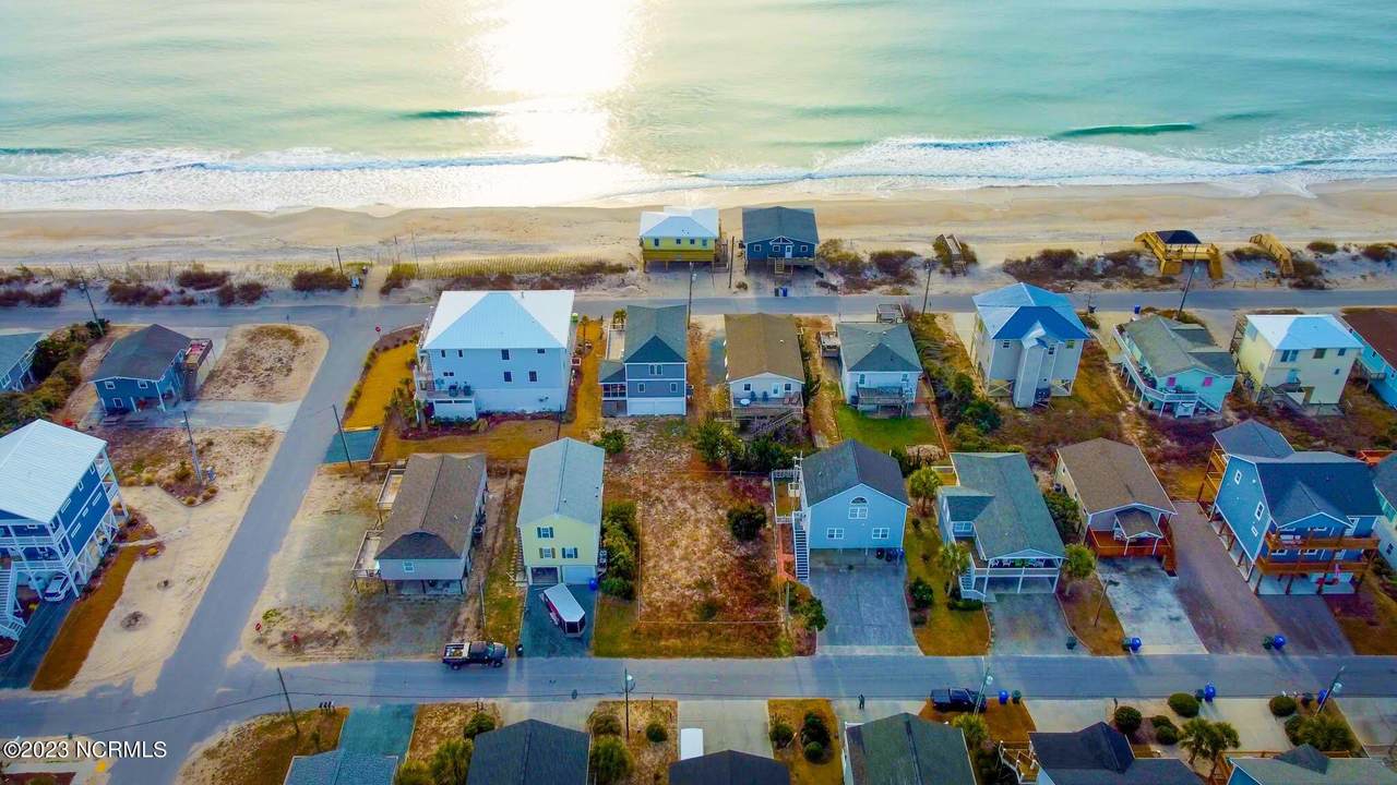 1422 Topsail Drive - Photo 1