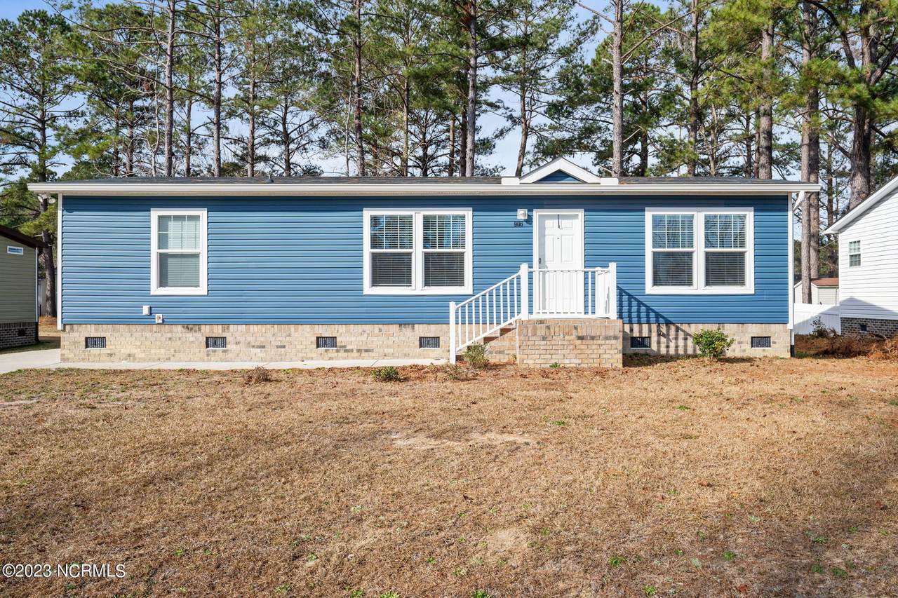 906 Palmer - Photo 1