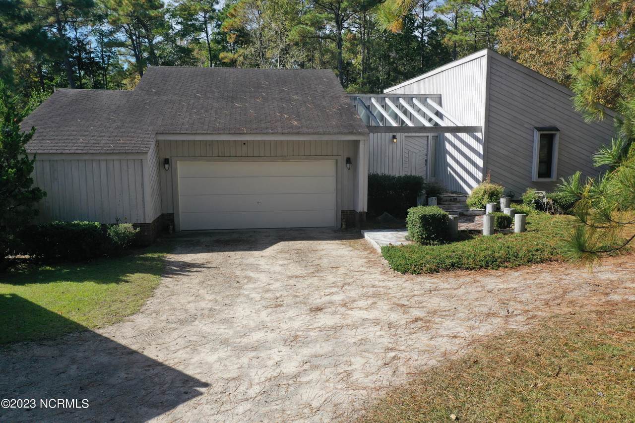 105 Catherine Street - Photo 1