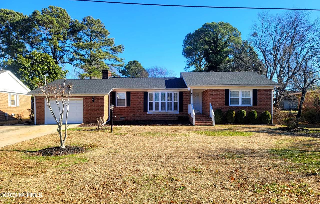 109 Crest Drive - Photo 1