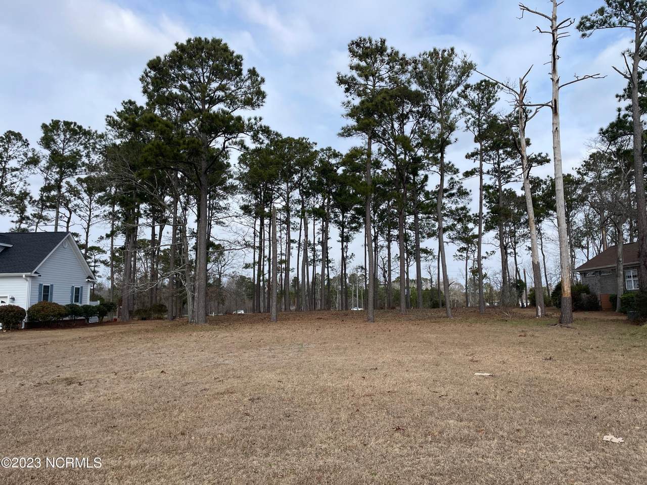 63 Windsor Circle - Photo 1