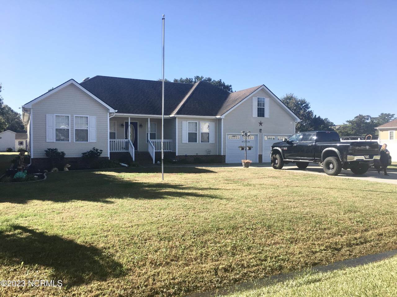 1705 Pine Street - Photo 1
